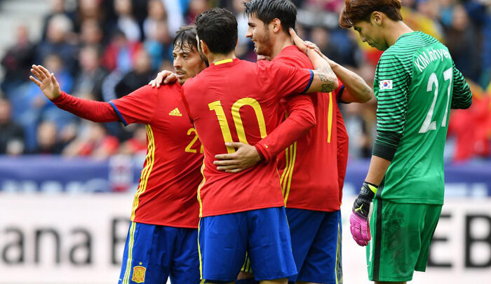 Nolito y Morata se gradúan con España a base de goles (6-1)